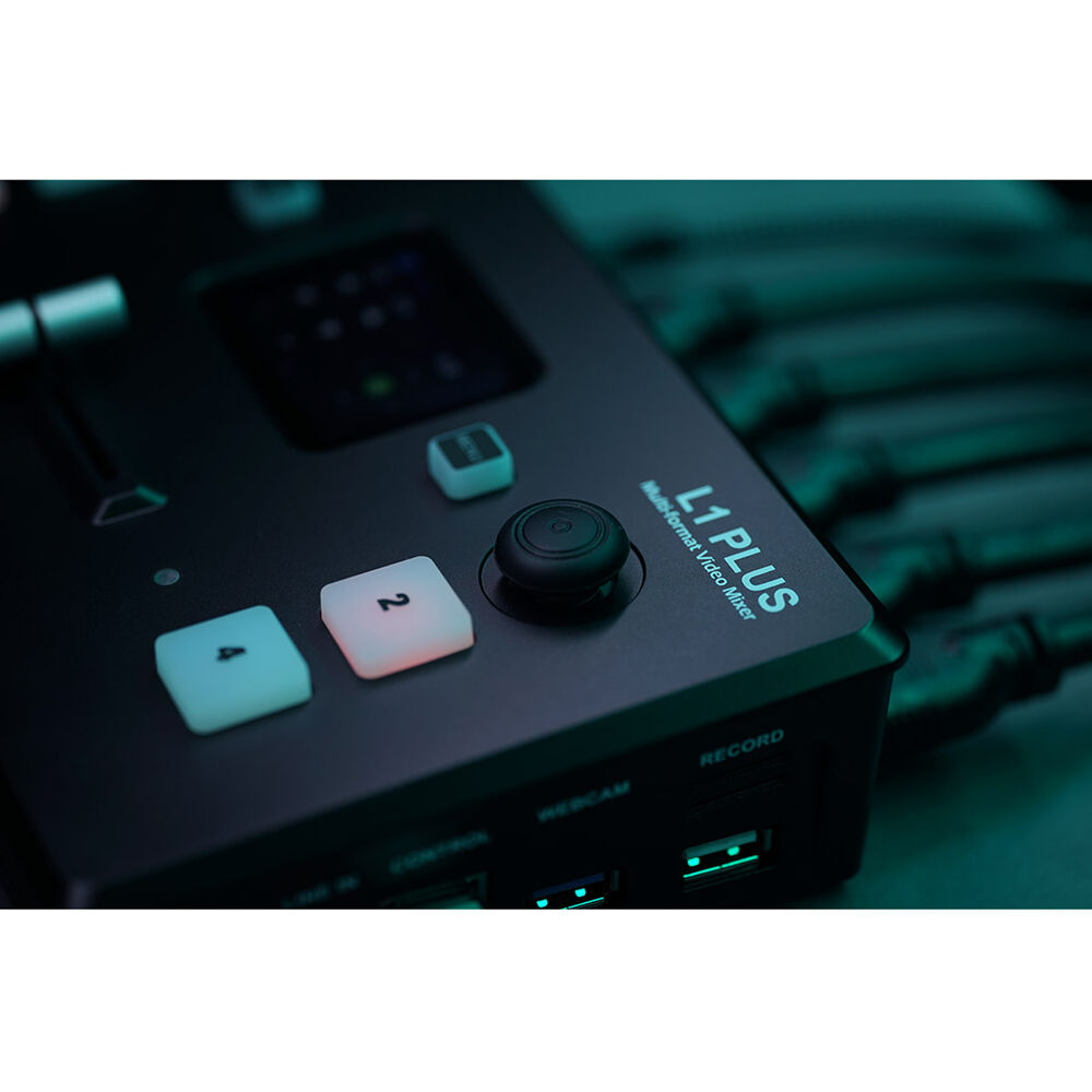 Feelworld L1 PLUS Multi Camera Video Mixer Switcher 2